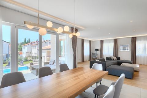 Rovinj 7km-savršena dizajnerska luksuzna vila na 1200m2 okućnice