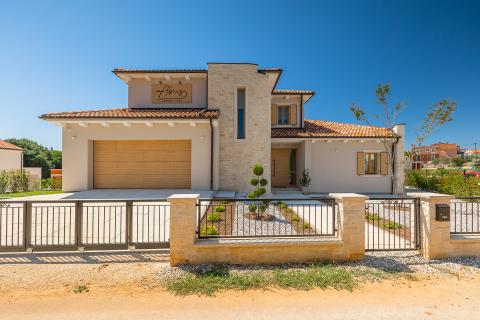 Rovinj 7km-savršena dizajnerska luksuzna vila na 1200m2 okućnice