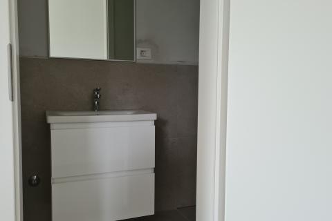 Poreč: Stan u prizemlju novogradnje s dvorištem 160 m2