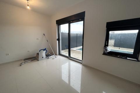 Novigrad, moderna kuća sa krovnom terasom 500 metara od mora