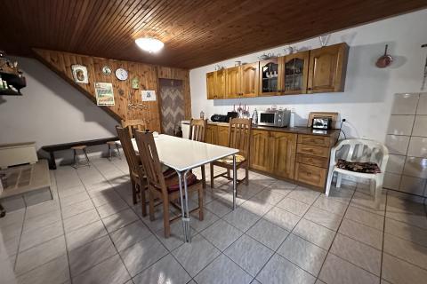 Istra, Kavran, kamena kuća vezana jednom stranom