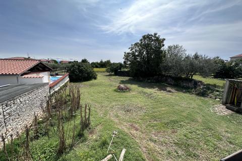 Istra, Kavran, kamena kuća vezana jednom stranom