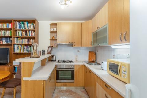 Klana - apartman 2 sobe, 2 kuhinje, 2 dnevna boravka - 100m2