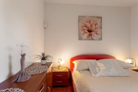 Klana - apartman 2 sobe, 2 kuhinje, 2 dnevna boravka - 100m2