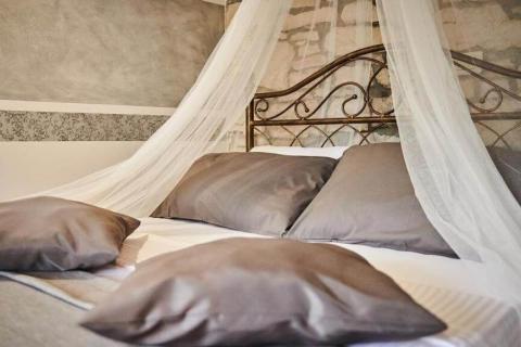 Momjan okolica, konoba, sobe za turistički najam i građevinsko zemljište