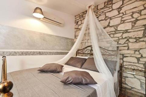 Momjan okolica, konoba, sobe za turistički najam i građevinsko zemljište