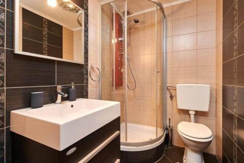 Momjan okolica, konoba, sobe za turistički najam i građevinsko zemljište