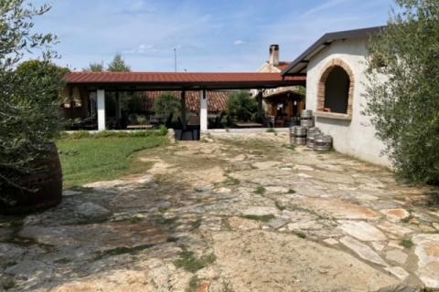 Momjan okolica, konoba, sobe za turistički najam i građevinsko zemljište