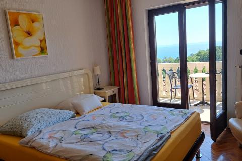 Lovran,višestambena obiteljska kuća s pogledom na more