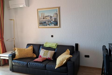 Lovran,višestambena obiteljska kuća s pogledom na more