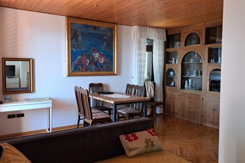 Lovran,višestambena obiteljska kuća s pogledom na more