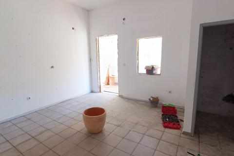 Istra, Marčana - poslovni prostor u centru za najam