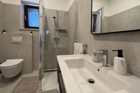 Istra, Poreč - okolica, stan s dvije spavaće sobe i pogledom na more