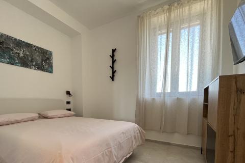 Istra, Poreč - okolica, stan s dvije spavaće sobe i pogledom na more