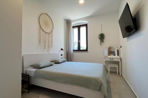 Istra, Poreč - okolica, stan s dvije spavaće sobe i pogledom na more