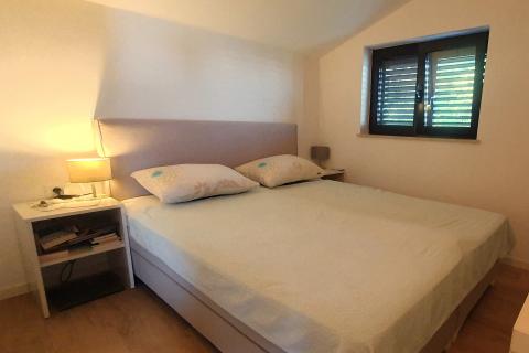 Senj-  predivan stan 1. red do mora 101 m2