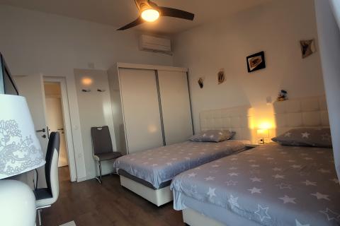 Senj-  predivan stan 1. red do mora 101 m2