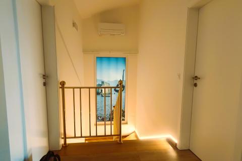 Senj-  predivan stan 1. red do mora 101 m2