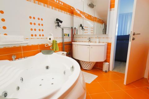 Senj-  predivan stan 1. red do mora 101 m2