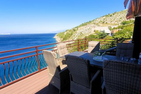 Senj-  predivan stan 1. red do mora 101 m2