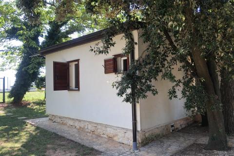 Premantura, zemljište turističke namjene udaljeno 70 m od mora