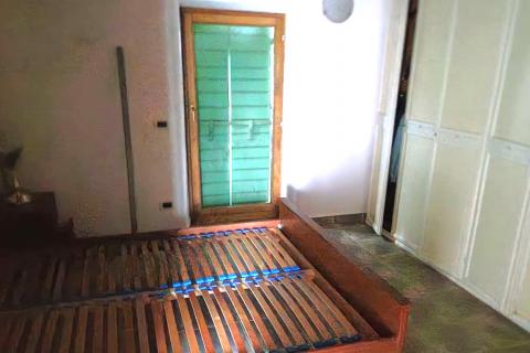 Brič okolica, autohtona kamena kuća