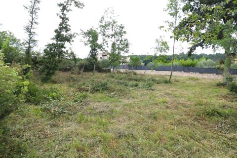 SV. LOVREČ, okolica- građevinsko zemljište s projektom