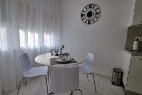 Opatija, Volosko, Stan 2S+DB, površine 68m2, novoadaptiran