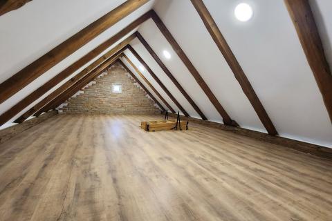 Stari Laz - luksuzna kuća za odmor sa okućnicom 758 m2