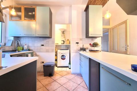 OPATIJA- stan 3S+DB u vili, 100 m od mora, parking, balkon, pogled na more