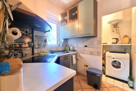 OPATIJA- stan 3S+DB u vili, 100 m od mora, parking, balkon, pogled na more