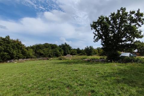 Stavbno zemljišče Marčana, 1.102m2