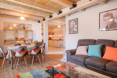 Poreč, okolica, istarska kamena kuća sa pogledom na more i 4 luksuzna apartmana