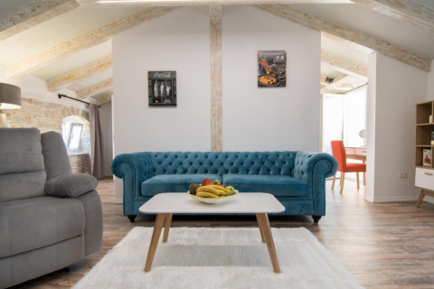 Poreč, okolica, istarska kamena kuća sa pogledom na more i 4 luksuzna apartmana