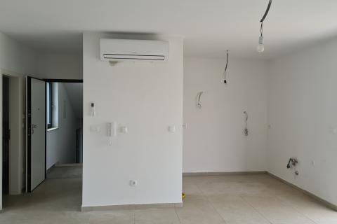 Poreč: Moderan stan 3 ss u prizemlju + dvorište 160 m2