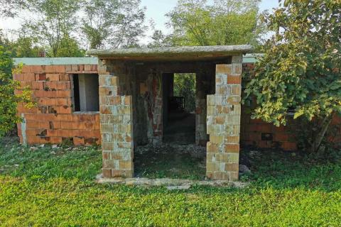 Istra-Krnica, građevinsko zemljište i objekt