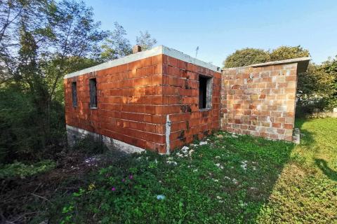 Istra-Krnica, građevinsko zemljište i objekt