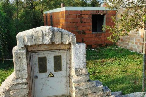 Istra-Krnica, građevinsko zemljište i objekt