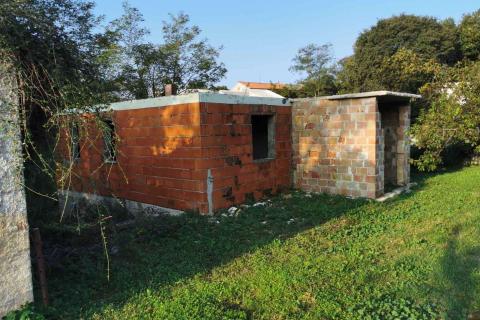 Istra-Krnica, građevinsko zemljište i objekt