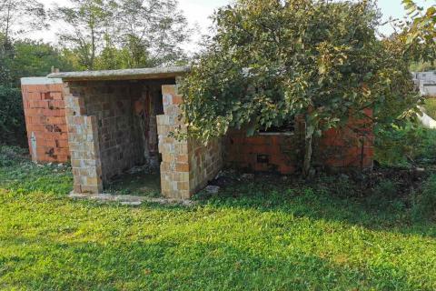 Istra-Krnica, građevinsko zemljište i objekt