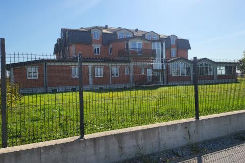 Hotel roh-bau s građevinskim zemljištem 8015 m2