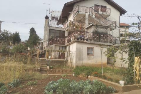 Rijeka, Grbci, Kuća 396 m2 s tri etaže i dva pomoćna objekta