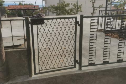 Rijeka, Grbci, Kuća 396 m2 s tri etaže i dva pomoćna objekta