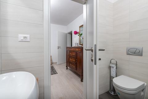 Istra, Duga uvala - nova kuća s bazenom, pogled na more