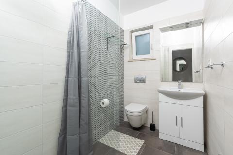 Istra, Duga uvala - nova kuća s bazenom, pogled na more