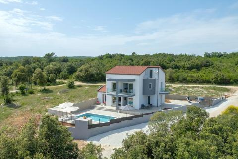 Istra, Duga uvala - nova kuća s bazenom, pogled na more