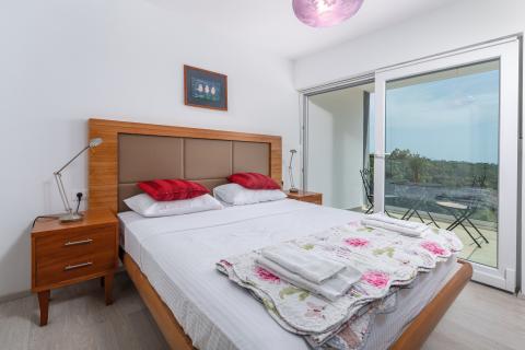 Istra, Duga uvala - nova kuća s bazenom, pogled na more