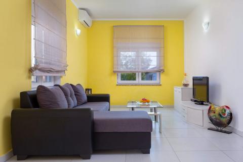 Istra, Medulin, Apartmanska kuća s 7 apartmana i bazenom 