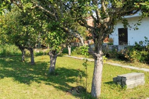  Jelenje, Podhum, samostojeća kuća s okućnicom