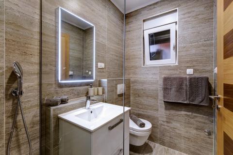 Dramalj, Crikvenica - kuća s bazenom